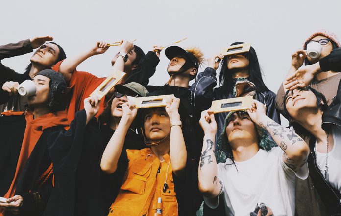 Hyukoh and Sunset Rollercoaster, photo by Zhong Lin